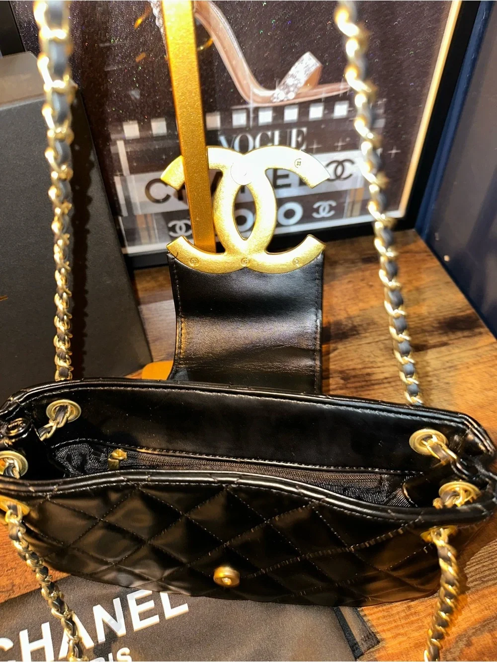🖤 CC GWP Makeup bag Quilted Black Chain Shoulder Bag w/ Oversized CC  Hardware 🖤